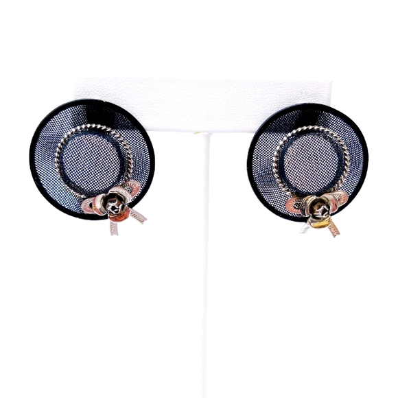 VINTAGE HAT EARRINGS 80s 90s black silvertone pierced metal detailed - Picture 4 of 6